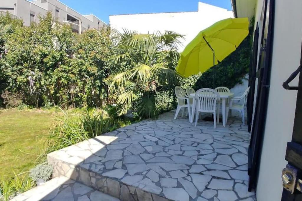 Comme A La Maison Cenon Exteriér fotografie